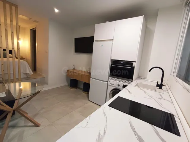 Venta en Torre del Mar Local hecho Vivienda - foto 3