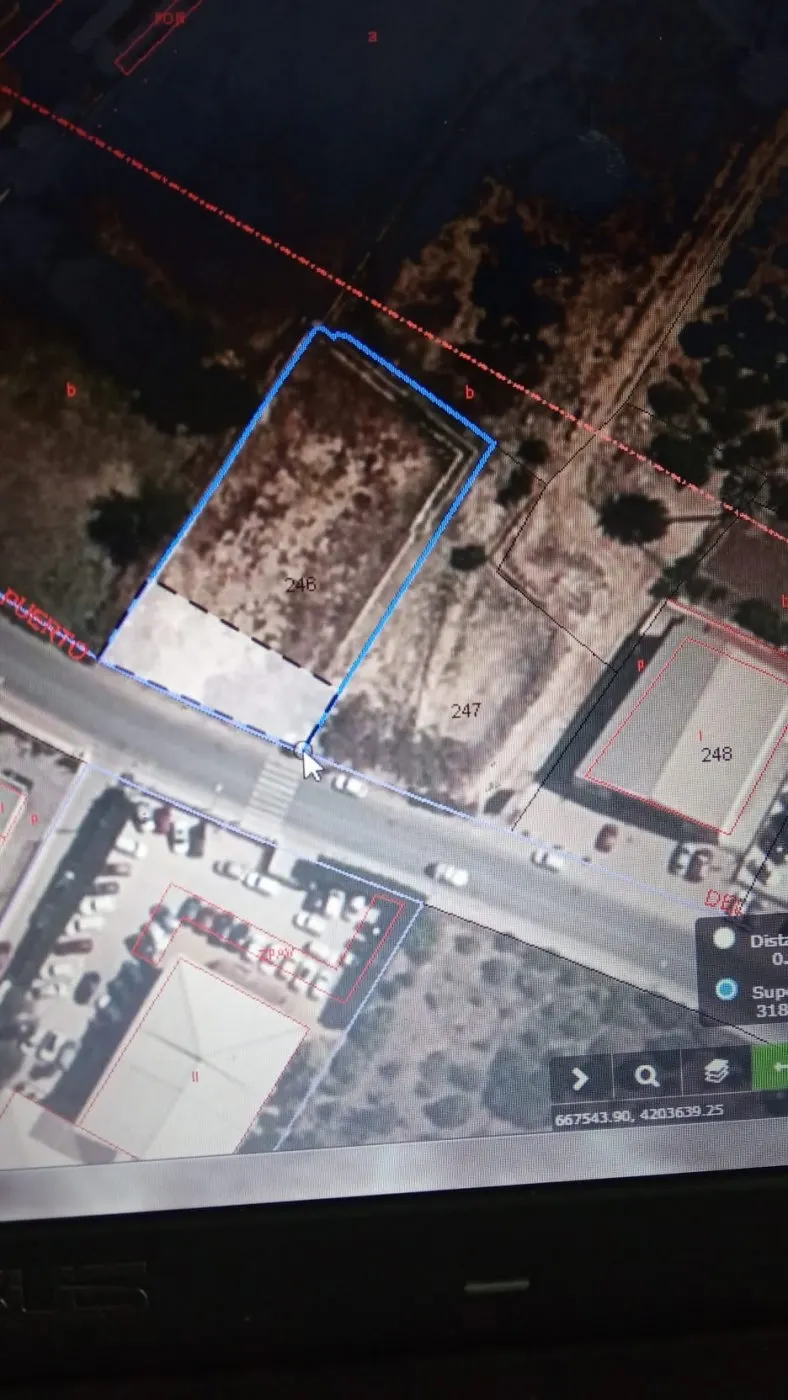 PARCELA DE 1000 METROS EDIFICABLE CON  POSIBILIDAD DE HACER CHALET 250 METROS 616652603