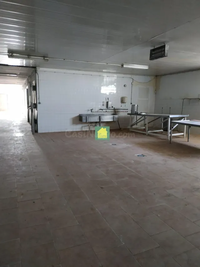 SE VENDE NAVE INDUSTRIAL EN MADRIGUERAS - foto 3
