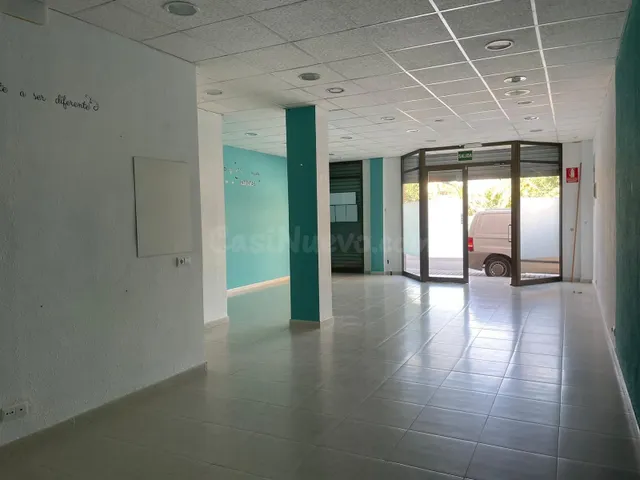 LOCAL COMERCIAL EN ALQUILER EN EXCELENTE ZONA DE LLÍRIA – ID