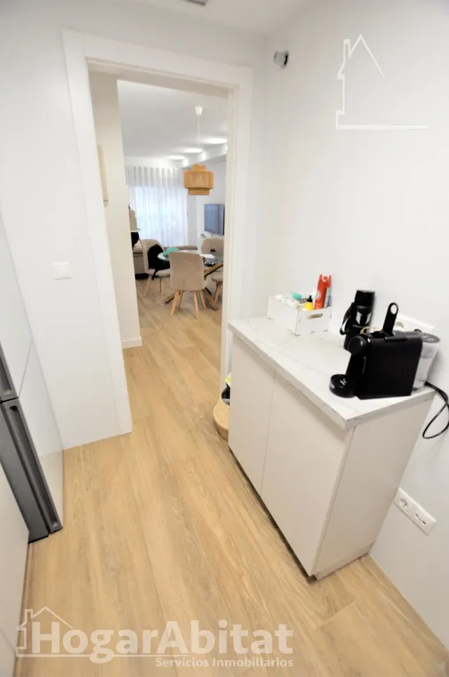 Impecable y reformado en residencial con terraza, piscina y dos plazas de garaje, cerca del centro — 23