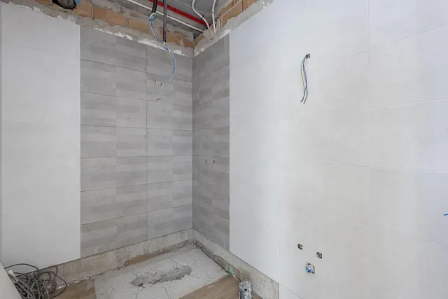 OBRA NUEVA EN LOJA — 13