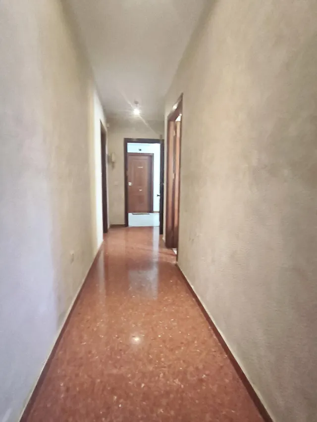 Amplio piso con terraza, cochera y trastero en Miralbaida (en urbanización ajardinada) — 23