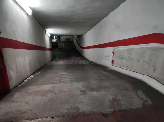 Plaza de garaje coche mediano en zona Delicias — 5