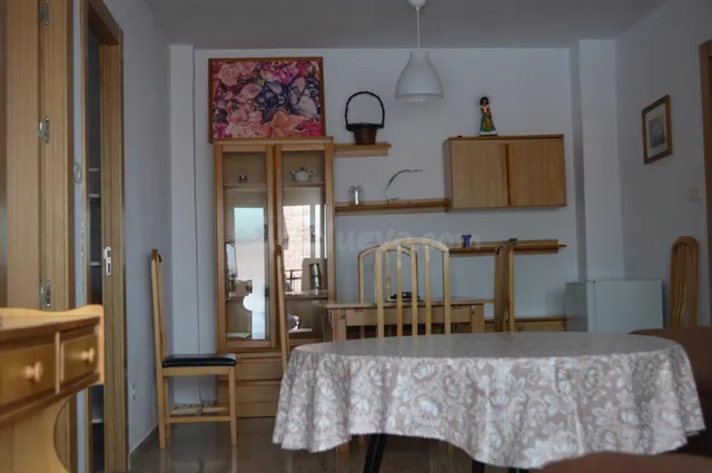 PISO CÉNTRICO DE ALQUILER PARA ESTUDIANTES - foto 2