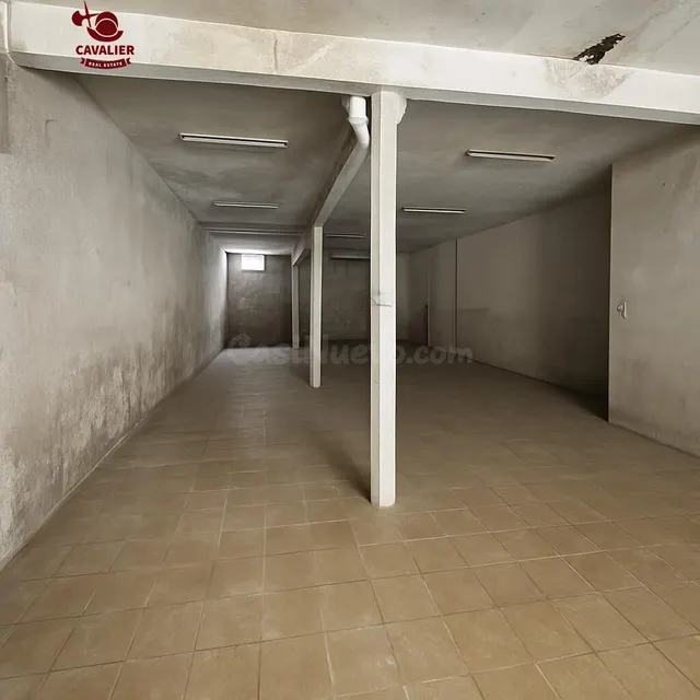 Vivienda de 203m2 en 1ª planta y local de 225 m2 para REFORM - foto 2