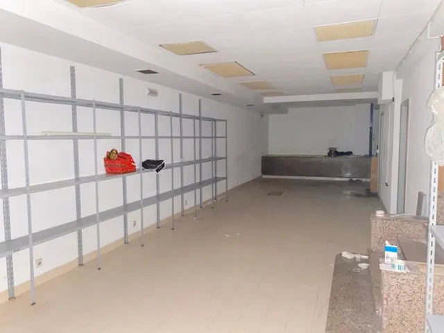 LOCAL CÉNTRICO LAZURTEGUI INVERSION (Se vende con inquilino) — 8