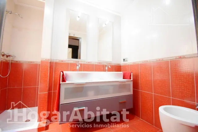 ¡HOGAR DE LUJO! MUY AMPLIO, BONITO Y LUMINOSO, TODO AMUEBLADO — 34