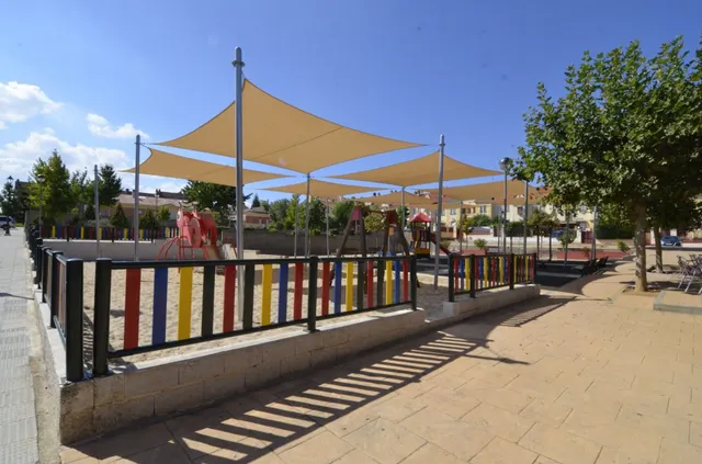 Urbis te ofrece un terreno Urbano en venta en Carrascal de Barregas zona URB. PEÑASOLANA, Salamanca. — 27