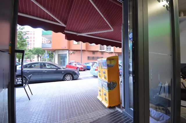 Negocio de restaurante-bar en funcionamiento en local esquinero de 402 m2 — 21