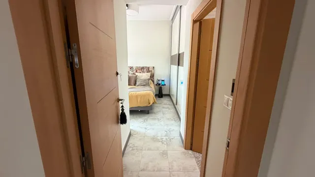 VILLA DE 4 DORMITORIOS Y 3 BAÑOS. PARCELA DE 1.850 M2. CON PISCINA CLIMATIZADA Y CASA DE INVITADOS INDEPENDIENTE EN CATRAL. — 42