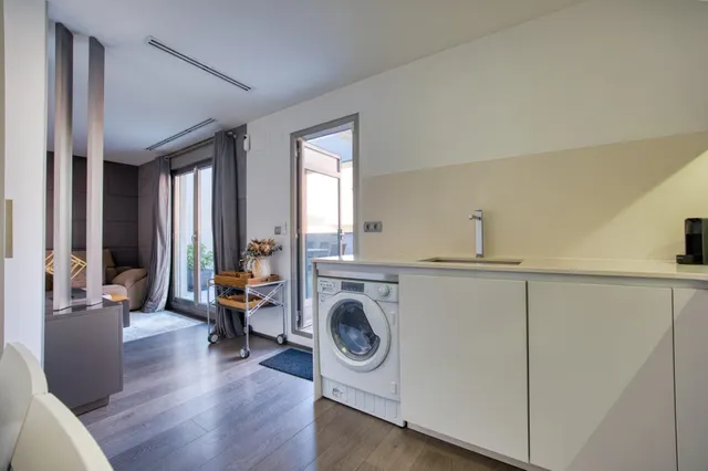 Ático con gran terraza y solárium privado en el corazón de Alicante — 7