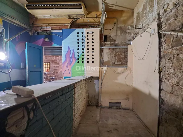 LOCAL COMERCIAL EN VENTA EN CALLE DEL CORREU VELL — 13
