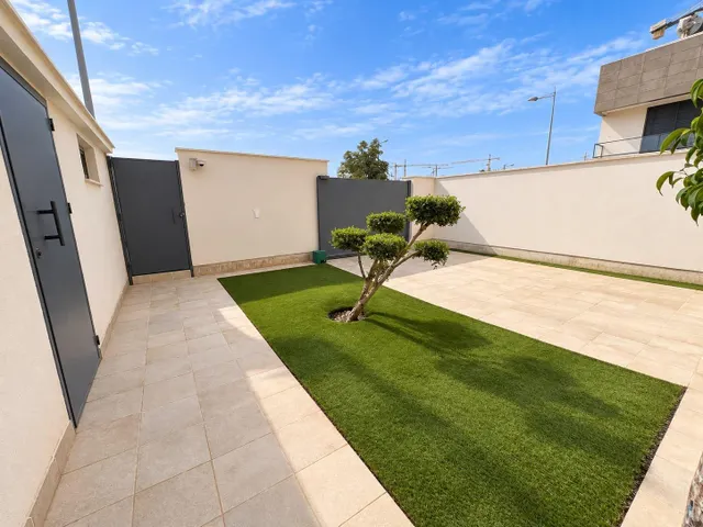 Pareado 3 habitaciones 139m² en alquiler - Entrenúcleos — 27