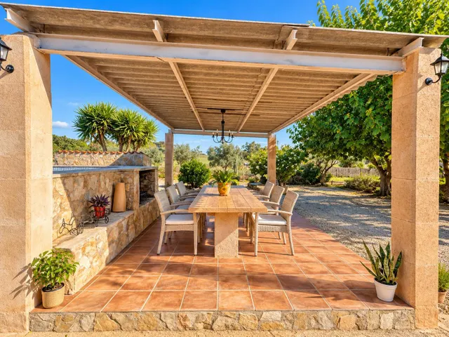 Finca rústica con encanto mallorquín, piscina privada y vistas al campo — 17
