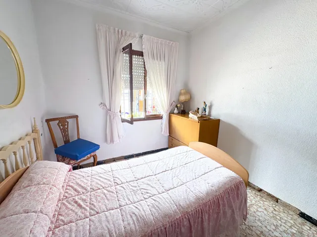 Casa con gran potencial y parcela de 225 m2 en el centro de Los Montesinos — 13