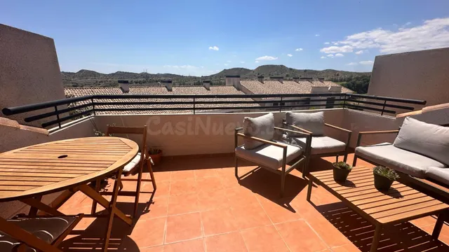 APARTAMENTO CON DOS PISCINAS, GARAJE Y TRASTERO - foto 4
