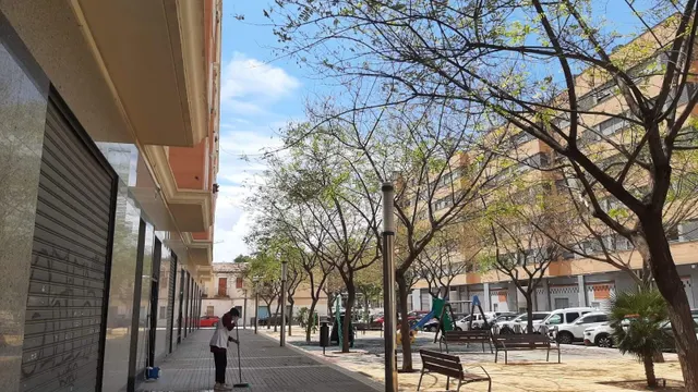 LOCAL para poner tu NEGOCIO o con posibilidad de CAMBIO DE USO. — 40