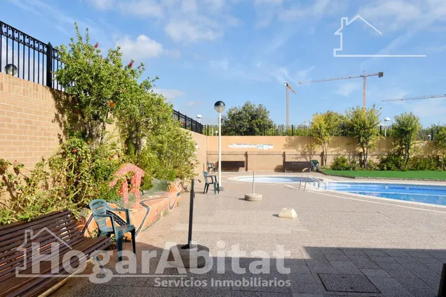 ¡Vistas al mar! Amplio, esquinero y alto en residencial con piscina, garaje y terraza — 4