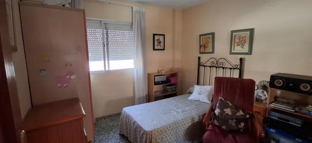AMPLIA VIVIENDA DE 4 DORMITORIOS Y 2 BAÑOS. MEJOR PRECIO DE ZONA — 22