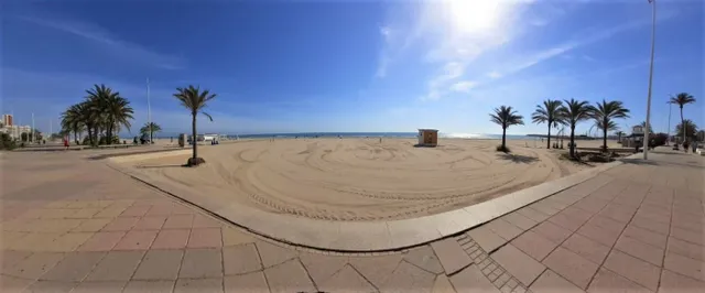 Local comercial de 250 m2 en el Grao de Gandia con altas posibilidades de inversión. — 12