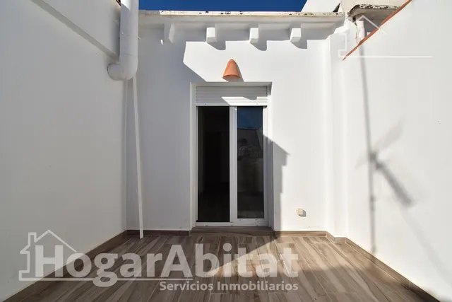 Casa reformada con terraza y garaje en el centro — 41