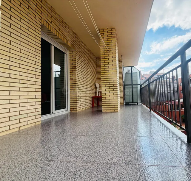 ESPECTACULAR PISO CON DOS TERRAZAS EN EL CENTRO DE BARBERÀ - foto 2