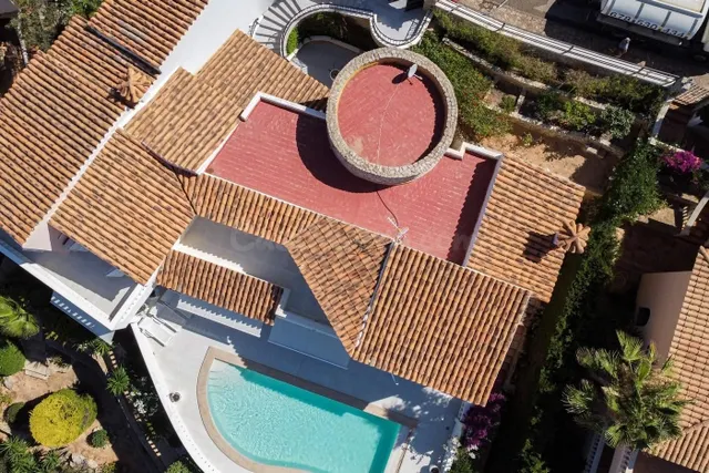VENTA ö ALQUILER SOLO OPCION A COMPRA - Lujosa villa con piscina y espectaculares vistas al mar en Camp de mar — 13