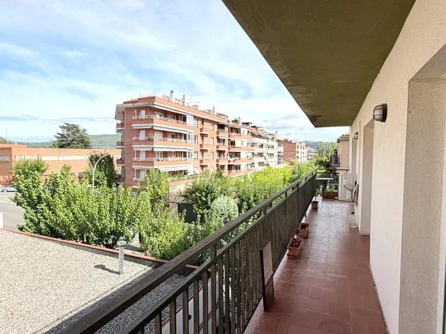 Fantàstic pis amb gran pati comunitari!!! — 11