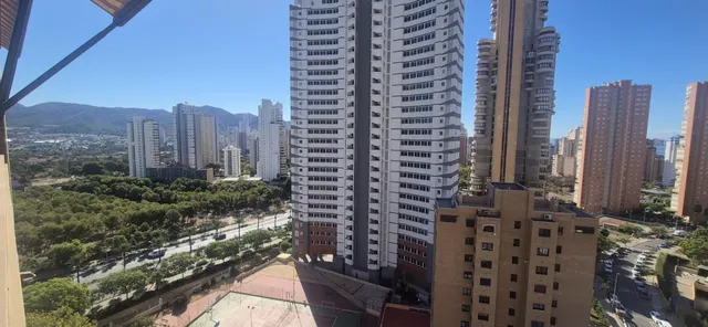 Moderno piso en Benidorm, Zona Juzgados - foto 3