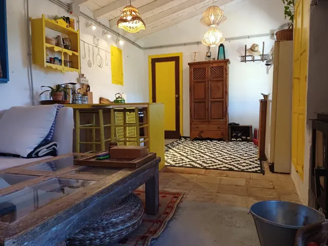 PARCELA DE TERRENO CON CASA CONSTRUIDA Y ARBOLES FRUTALES — 37