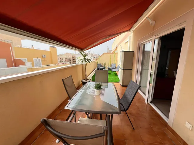 ATICO con 30m2 de terraza. 400m. de la playa. Licencia turística. Céntrico. — 19