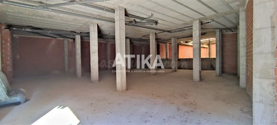 AMPLIO LOCAL EN VENTA