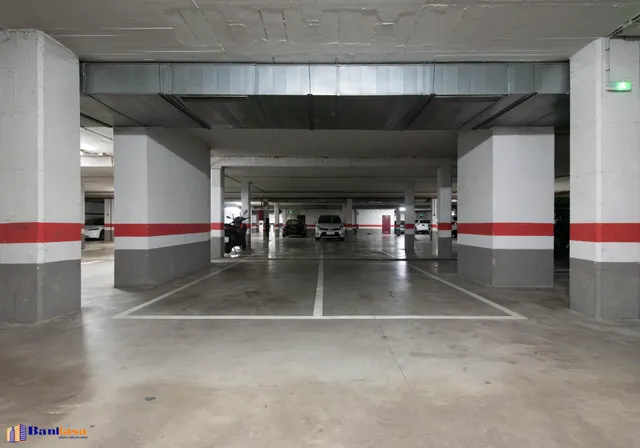 PISO EN ALQUILER SIN MUEBLES EN PARQUE OESTE | GRAN TERRAZA | PISCINA | PÁDEL | GARAJE — 31