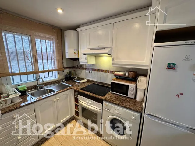 EXTERIOR EN RESIDENCIAL CON TERRAZA, GARAJE, TRASTERO Y PISCINA — 3