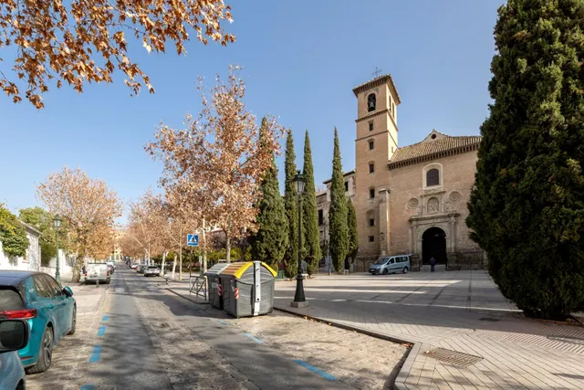 ☀️ Luz, balcón y ubicación: una oportunidad única en Acera de San Ildefonso — 2