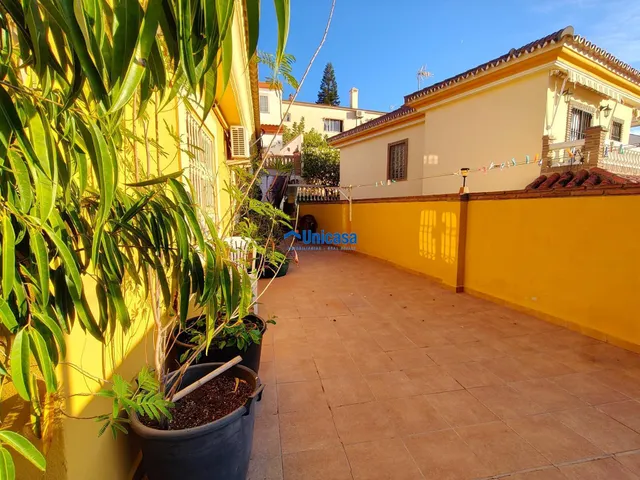 Casa amplia en primera planta, con terraza, garaje y buhardilla en Las Morillas – Puerto de la Torre — 39