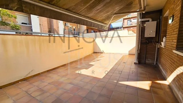 Piso totalmente exterior con gran terraza en el centro de Ca - foto 3