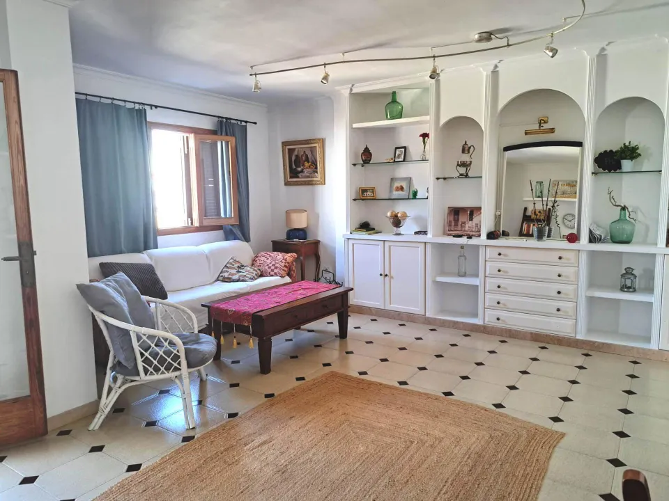 PISO DE 3 habitaciones CON AMPLIO BALCÓN, PARKING Y TRASTERO EN SANTA MARGALIDA.