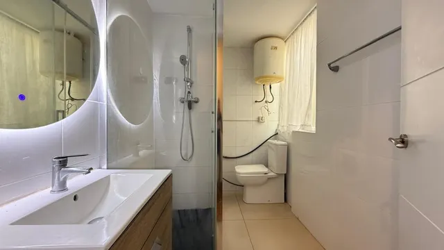 Amplio y Luminoso Piso en Santa Coloma de Gramenet por €165,000 — 6