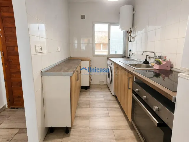 Piso reformado de 2 dormitorios junto a carlos haya | ideal para vivir o invertir — 3