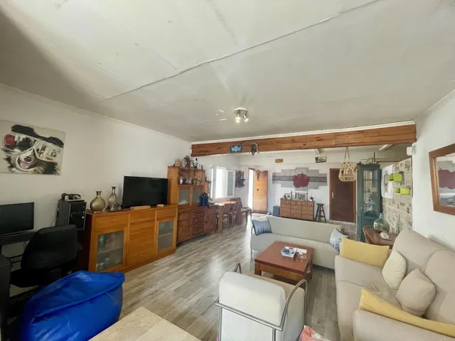 AMPLIO INMUEBLE REFORMADO CON DISTRIBUCIÓN RESIDENCIAL, SUJE