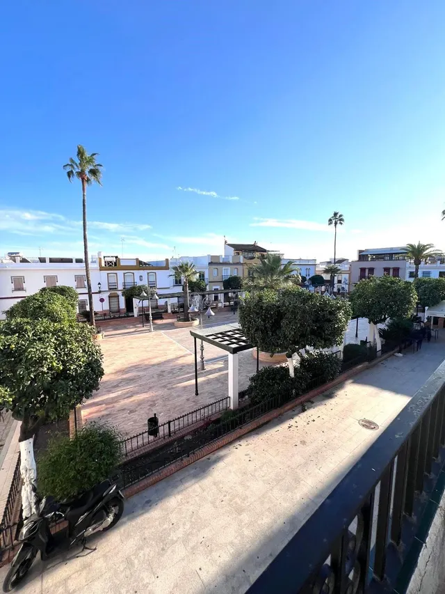 SEÑORIAL VIVIENDA SITUADA EN PLAZA DE ESPAÑA, GUILLENA, SEVI - foto 2