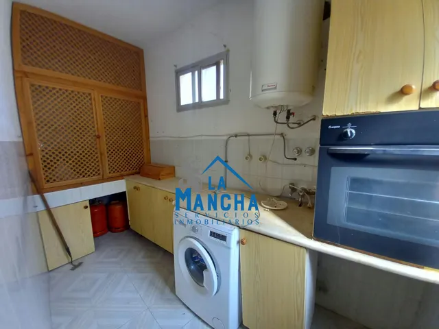*95.000€* inmobiliaria la mancha vende preciosa casa de 3 habitaciones en el pueblo de Barrax ( Albacete ). — 33
