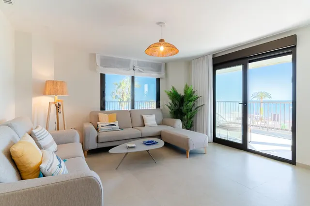 APARTAMENTO DE LUJO TOTALMENTE REFORMADO EN EUROSOL PLAYA BE - foto 3