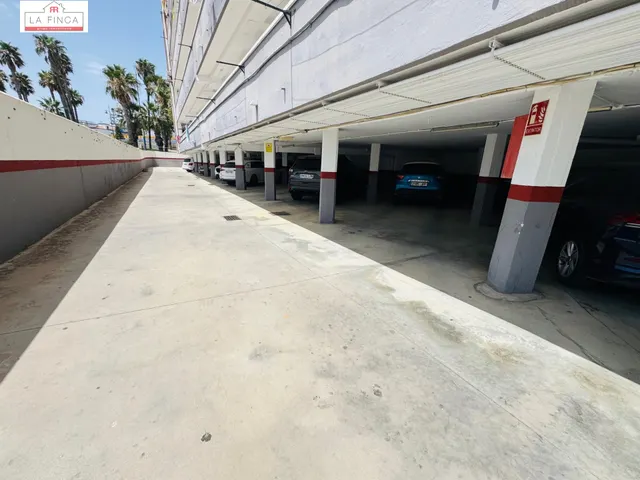 2 dormitorios con piscina y parking a 150m de la playa — 41