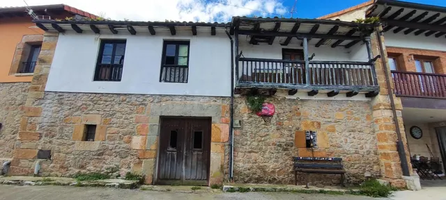 REFORMA INTEGRAL–CASA CON ENCANTO Y GRANDES POSIBILIDADES.- - foto 2