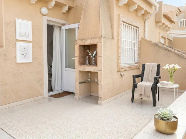 Vive el Mediterráneo desde las alturas en Pueblo Marino, Torrevieja — 7