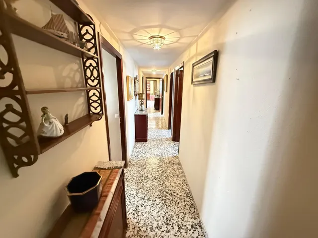 PISO DE LUJO EN BARRIO DE SANTA CRUZ — 39