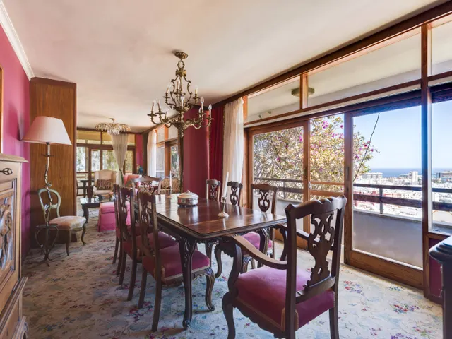 Chalet independiente junto a Paseo de Chil, con jardín, ascensor y vistas a la bahía — 26
